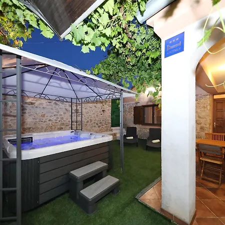 Marko Apartment *
